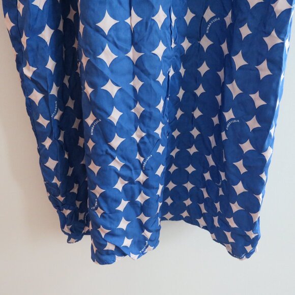 Blue and White Geometric Pattern Dress - Picture 8 of 16